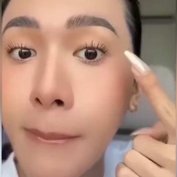 Convenient Heated Eyelash Curler ( Best Selling in Korea) - Picture 4 of 5